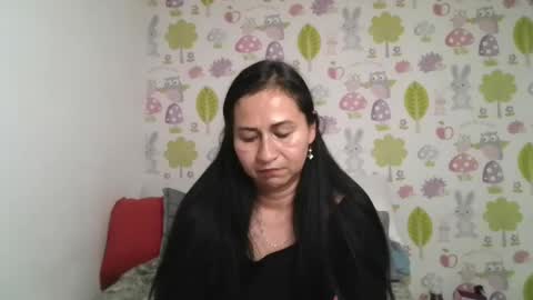 Snapshot of tyna_b chatting on April 16, 2026, 9:39 pm Tyna online show from April 16, 2026, 9:39 pm