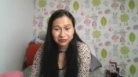 Snapshot of tyna_b chatting on April 19, 2026, 11:09 am Tyna online show from April 19, 2026, 11:09 am