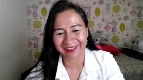 Snapshot of tyna_b chatting on May 1, 2026, 12:59 am Tyna online show from May 1, 2026, 12:59 am