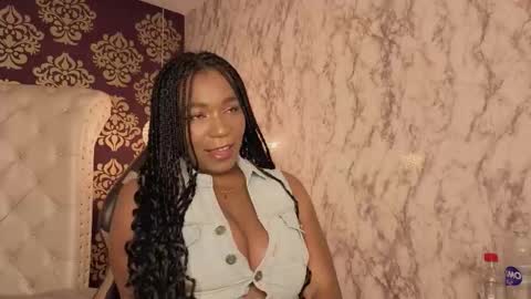 tyra fox online show from October 12, 2025, 3:49 am