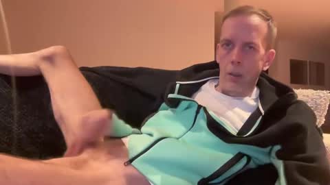 Snapshot of tyronev70 chatting on December 17, 2024, 5:58 pm Ty online show from December 17, 2024, 5:58 pm