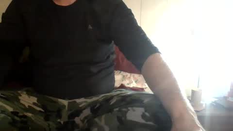 Snapshot of u_caught_us chatting on January 13, 2025, 1:23 am u_caught_us online show from January 13, 2025, 1:23 am