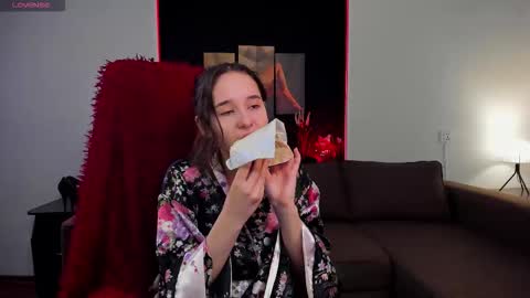 Snapshot of uco_mon chatting on September 19, 2025, 11:55 am Uco online show from September 19, 2025, 11:55 am