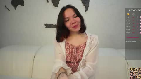 Lili online show from February 28, 2025, 6:41 pm
