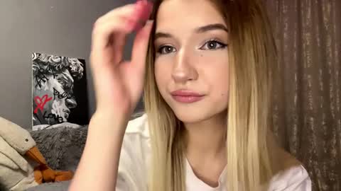 Vikki online show from December 4, 2025, 4:59 pm