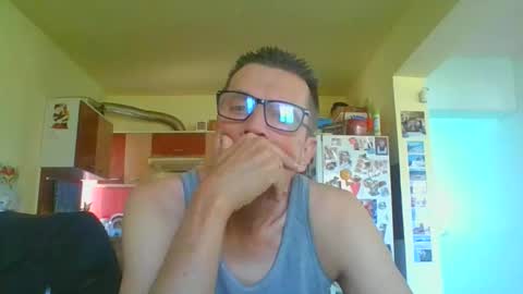 ulmeni4 online show from March 22, 2026, 9:13 am