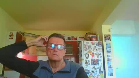 ulmeni4 online show from April 14, 2026, 9:26 am