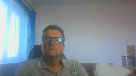 Snapshot of ulmeni7 chatting on October 20, 2025, 6:58 am ulmeni7 online show from October 20, 2025, 6:58 am