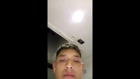 ulosdeabajo04 online show from May 31, 2026, 3:58 am