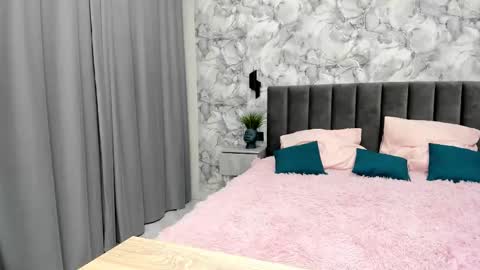 Melena online show from November 7, 2025, 12:43 am