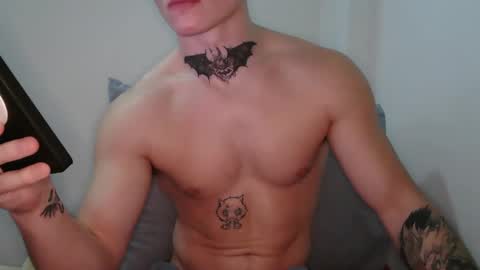 Snapshot of ultimatepackages chatting on November 24, 2025, 4:12 am Ultra Boy online show from November 24, 2025, 4:12 am