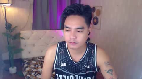 Snapshot of ultimatesexytrans chatting on December 17, 2025, 1:33 am Alex online show from December 17, 2025, 1:33 am