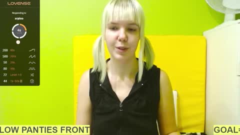 Roxy online show from December 19, 2025, 11:34 pm