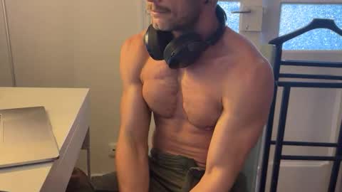 Um CM online show from April 9, 2026, 1:38 pm