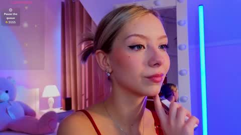 umpa_lummpa_ online show from April 15, 2026, 3:24 am