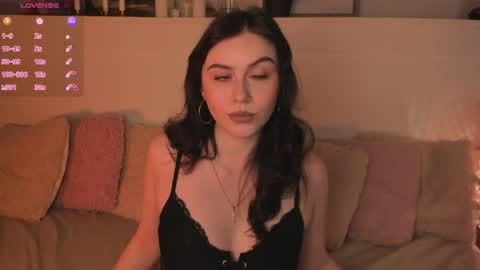 Una  online show from April 3, 2026, 8:12 am