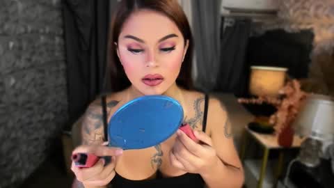 Lady tan online show from February 19, 2025, 9:17 am