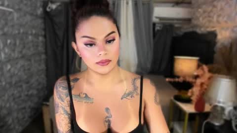 Lady tan online show from February 19, 2025, 12:22 pm