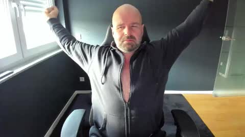 Snapshot of uncle_bear chatting on October 30, 2025, 9:44 am Uncle Bear online show from October 30, 2025, 9:44 am