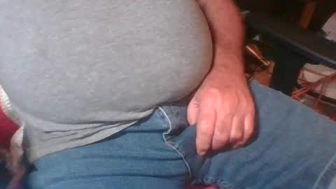 uncutmike7x5 online show from December 17, 2024, 8:32 pm