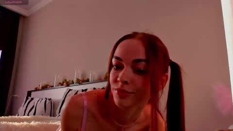 Snapshot of under_the_skin chatting on February 24, 2025, 2:37 pm Under The Skin online show from February 24, 2025, 2:37 pm