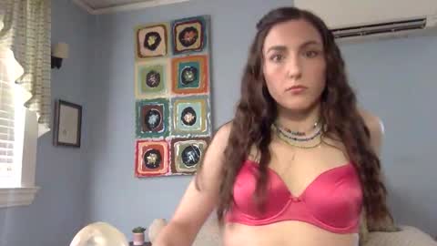Lola Moonstone online show from October 1, 2025, 3:18 pm