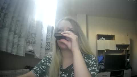 Snapshot of universeemily chatting on October 18, 2025, 7:53 am UniverseEmily online show from October 18, 2025, 7:53 am