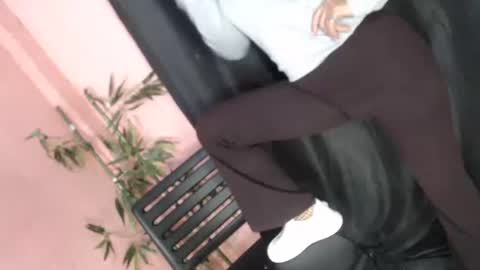 unknown_trans18 online show from April 15, 2026, 1:23 am