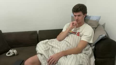 Stepbro online show from March 22, 2026, 7:39 pm