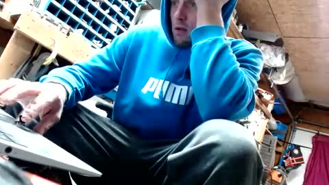 Snapshot of upforanything27 chatting on December 16, 2024, 2:47 am upforanything27 online show from December 16, 2024, 2:47 am