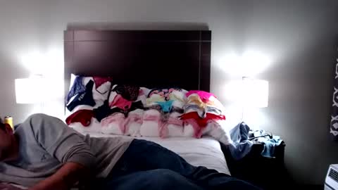 Snapshot of upforanything27 chatting on January 27, 2025, 2:53 am upforanything27 online show from January 27, 2025, 2:53 am