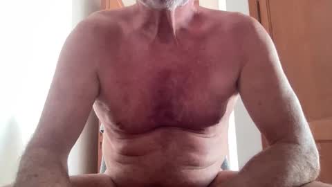 Snapshot of upton64 chatting on October 28, 2025, 10:19 am Oak Cock online show from October 28, 2025, 10:19 am
