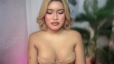 ur_bombshellpatty online show from April 25, 2026, 2:25 pm