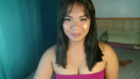 Vee online show from October 15, 2025, 1:22 pm