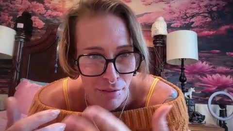 Snapshot of ur_daylee_dose chatting on February 9, 2026, 12:25 am Ur Daylee dose online show from February 9, 2026, 12:25 am