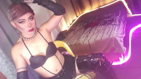 MISS ANNA online show from December 5, 2025, 2:53 am