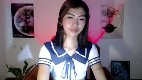 Snapshot of ur_extra_petite chatting on May 11, 2026, 4:26 pm online show from May 11, 2026, 4:26 pm