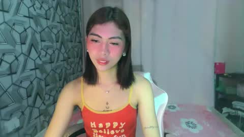 Snapshot of ur_extra_petite chatting on May 12, 2026, 8:33 am online show from May 12, 2026, 8:33 am