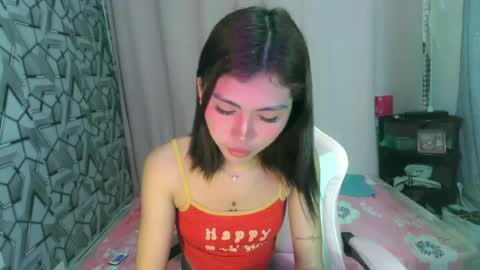 Snapshot of ur_extra_petite chatting on May 12, 2026, 9:12 pm online show from May 12, 2026, 9:12 pm