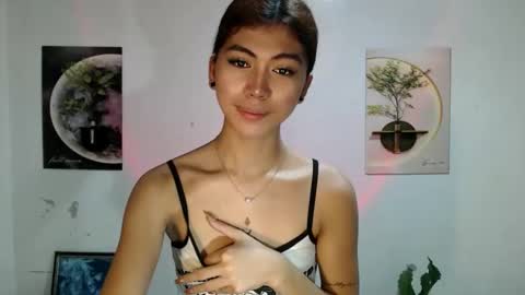 Snapshot of ur_extra_petite chatting on May 16, 2026, 11:09 am online show from May 16, 2026, 11:09 am