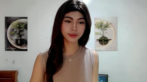 Snapshot of ur_extra_petite chatting on May 27, 2026, 10:07 pm online show from May 27, 2026, 10:07 pm