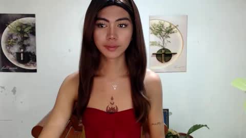 Snapshot of ur_extra_petite chatting on May 31, 2026, 8:21 pm online show from May 31, 2026, 8:21 pm