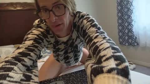 Goddess online show from November 16, 2025, 10:37 pm