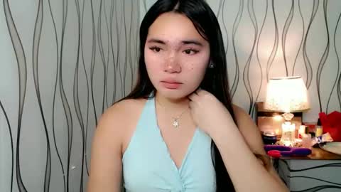 Snapshot of ur_innocent_girlx chatting on October 27, 2025, 8:46 pm QUEENSY online show from October 27, 2025, 8:46 pm