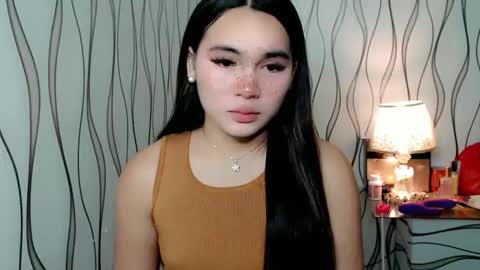 Snapshot of ur_innocent_girlx chatting on November 2, 2025, 3:09 am QUEENSY online show from November 2, 2025, 3:09 am