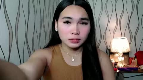 Snapshot of ur_innocent_girlx chatting on November 2, 2025, 8:11 pm QUEENSY online show from November 2, 2025, 8:11 pm