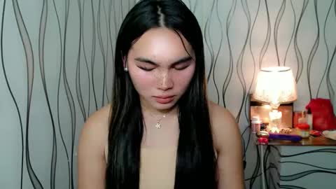 Snapshot of ur_innocent_girlx chatting on November 7, 2025, 1:22 pm QUEENSY online show from November 7, 2025, 1:22 pm