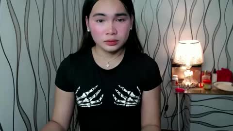 Snapshot of ur_innocent_girlx chatting on November 14, 2025, 7:40 am QUEENSY online show from November 14, 2025, 7:40 am