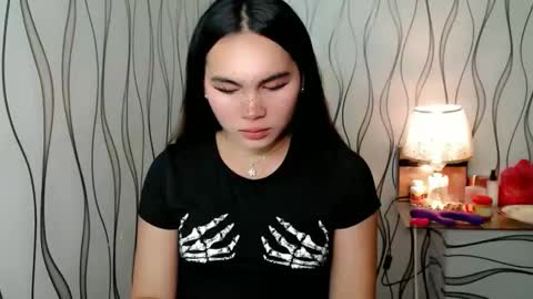 Snapshot of ur_innocent_girlx chatting on November 16, 2025, 12:11 pm QUEENSY online show from November 16, 2025, 12:11 pm