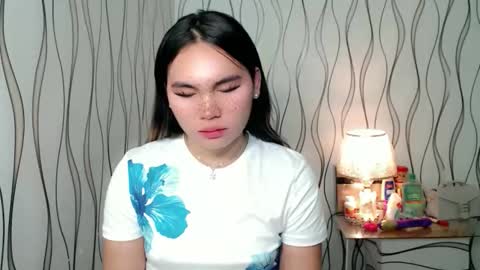 Snapshot of ur_innocent_girlx chatting on November 23, 2025, 11:10 am QUEENSY online show from November 23, 2025, 11:10 am